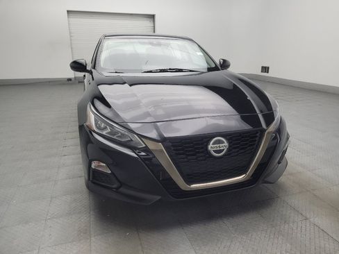 Used 2020 Nissan Altima 2.5 SR w/ Premium Package FWD image 14