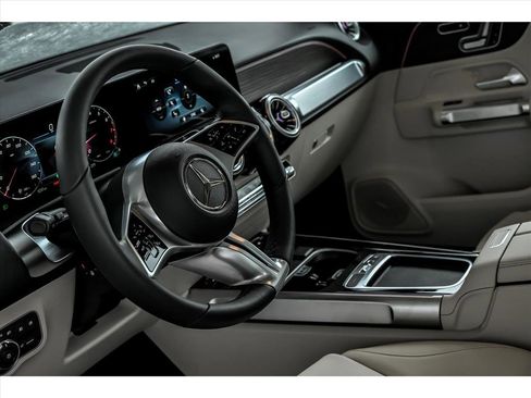 Certified 2026 Mercedes-Benz GLB 250 GLB 250 4MATIC image 15