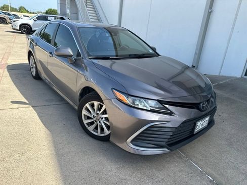 Used 2023 Toyota Camry LE FWD image 2