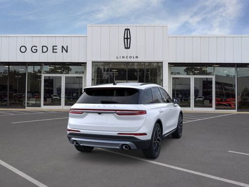 New 2026 Lincoln Corsair Reserve image 8