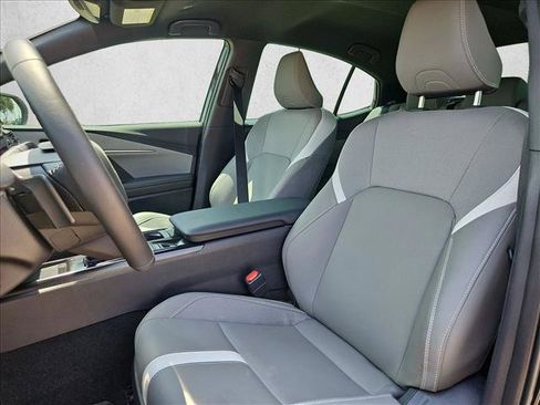 Used 2026 Toyota Camry SE w/ Convenience Package FWD image 16