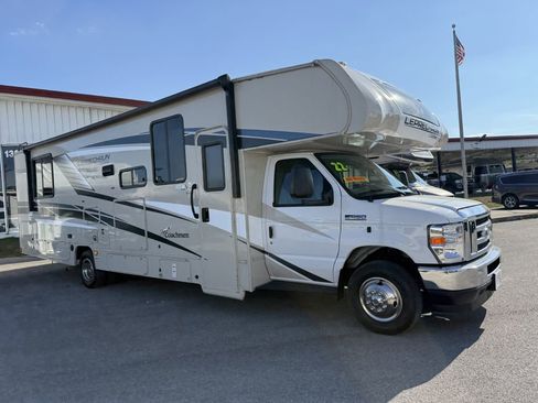 Used 2022 Ford E-450 and Econoline 450 Super Duty w/ Motorhome Prep Package image 8