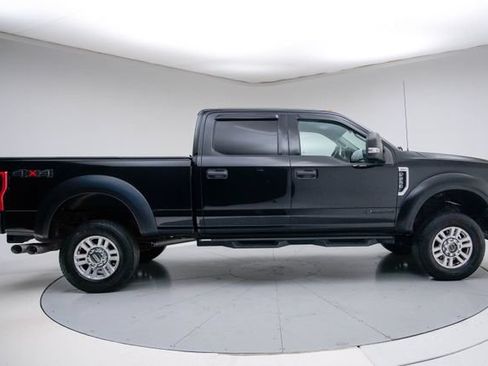 Used 2018 Ford F250 XLT w/ Snow Plow Prep Package AWD/4WD image 8