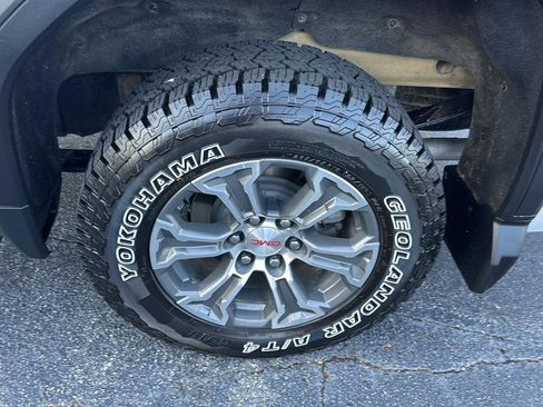 Used 2023 GMC Sierra 1500 SLE image 32