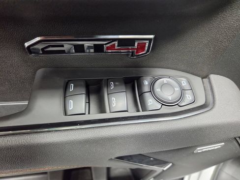 Used 2025 GMC Sierra 1500 AT4 w/ Technology Package AWD/4WD image 26