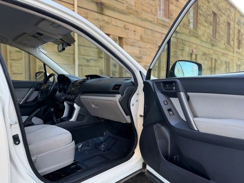 Used 2014 Subaru Forester 2.5i Premium w/ Popular Package #2 AWD/4WD image 26