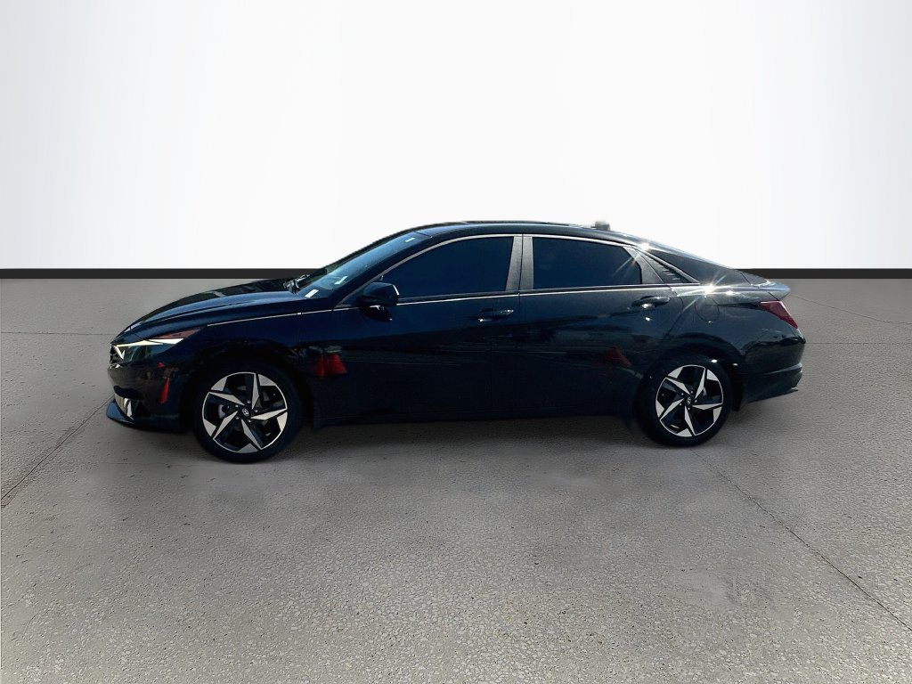 Used 2023 Hyundai Elantra SEL w/ Convenience Package FWD image 4