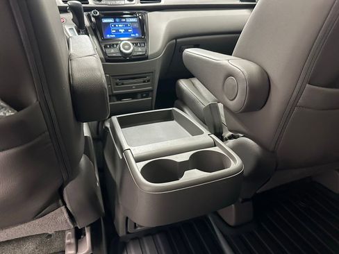 Used 2016 Honda Odyssey Touring Elite image 44