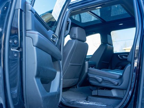 Used 2023 Chevrolet Suburban RST image 26