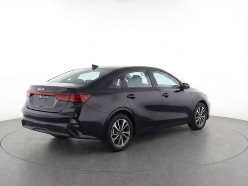 Used 2023 Kia Forte LXS image 9