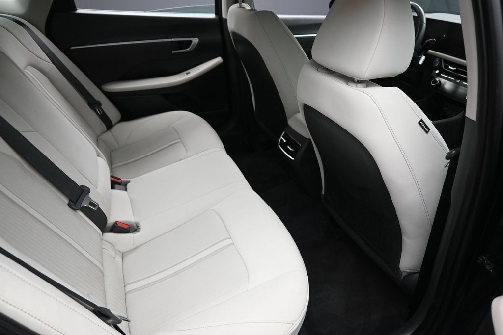 Used 2025 Hyundai Sonata SEL FWD image 25