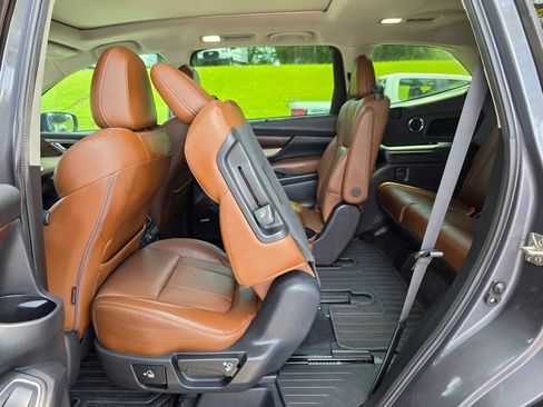 Used 2019 Subaru Ascent Touring w/ Popular Package #3 AWD/4WD image 36