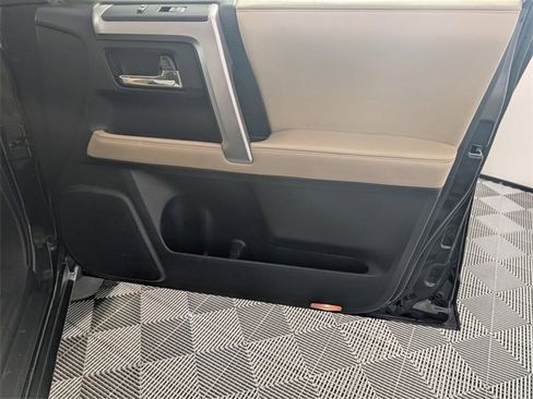 Used 2018 Toyota 4Runner SR5 image 30