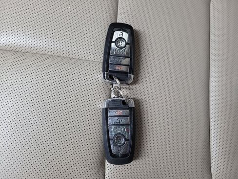 Used 2021 Lincoln Corsair AWD w/ Equipment Group 101A image 32