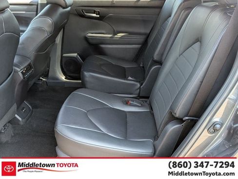 Certified 2024 Toyota Highlander XLE AWD/4WD image 34
