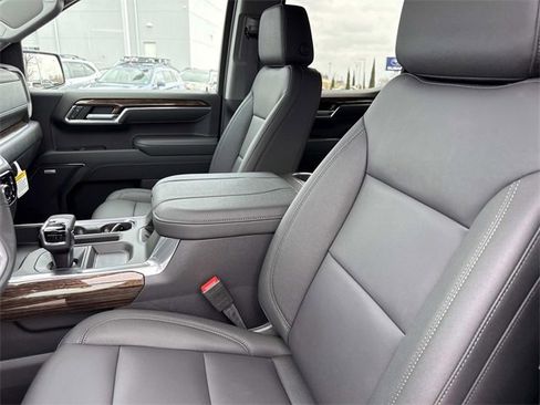 New 2026 GMC Sierra 1500 Elevation image 17