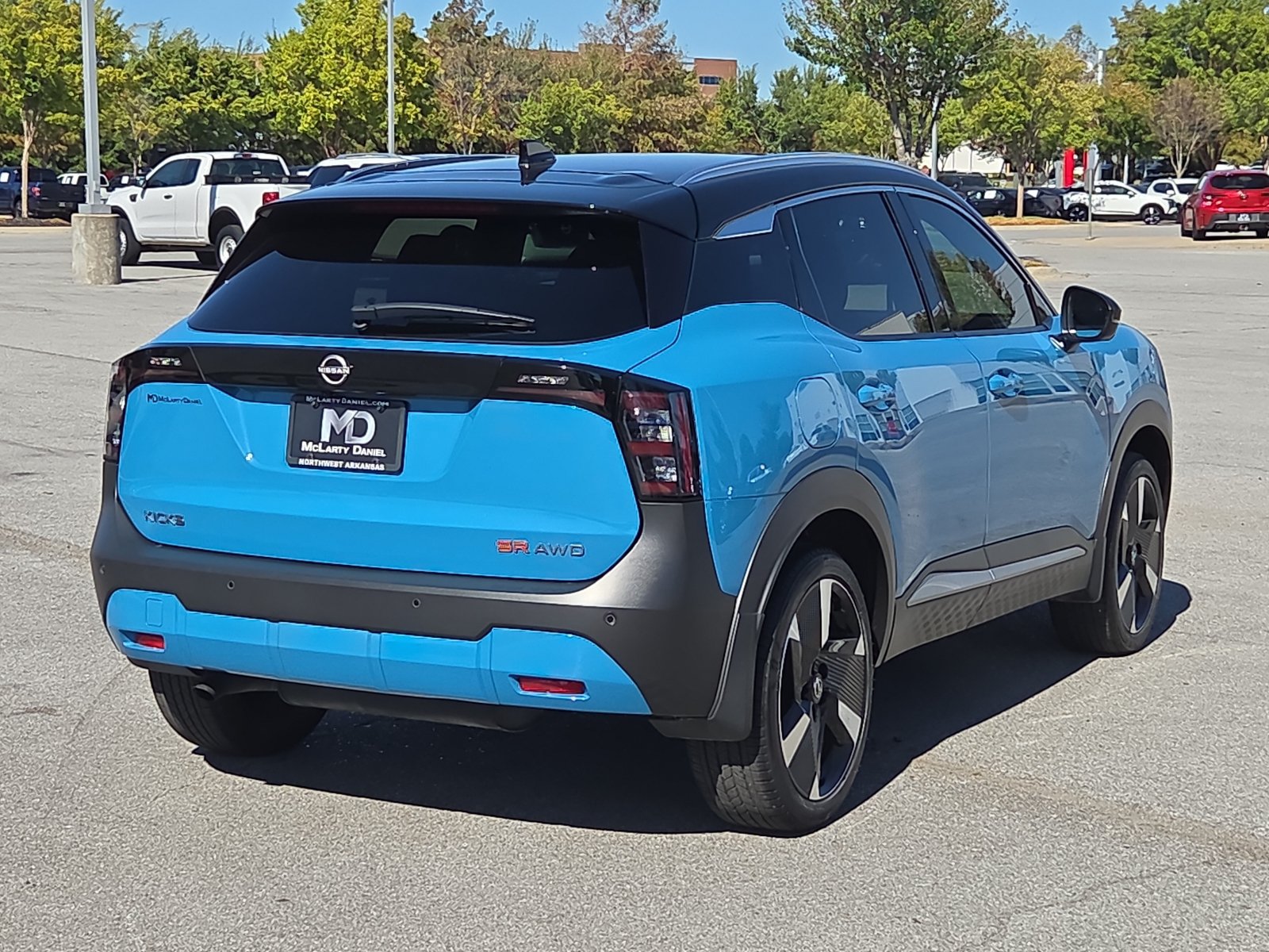 Used 2025 Nissan Kicks SR AWD/4WD image 5