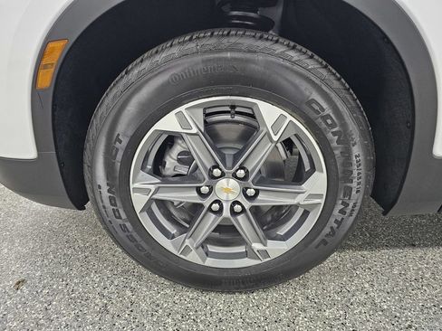 Used 2026 Chevrolet Blazer LT FWD image 9