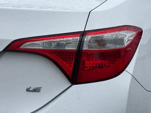 Used 2015 Toyota Corolla LE image 29