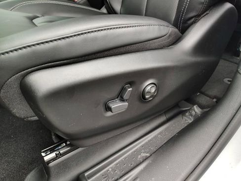 New 2026 Chrysler Pacifica Select FWD image 11