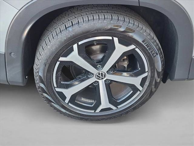 Used 2026 Volkswagen Tiguan SE FWD image 30