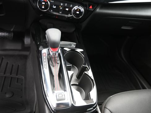 Used 2026 Chevrolet Trax RS w/ Sunroof Package FWD image 20