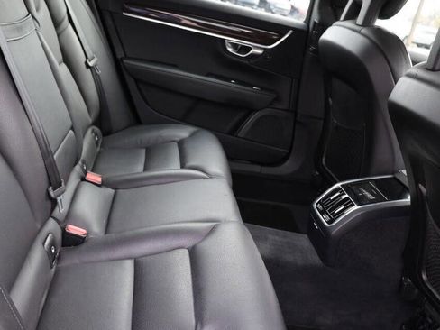 Used 2018 Volvo S90 T5 Momentum w/ Convenience Package image 16