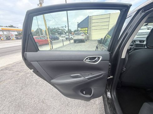 Used 2019 Nissan Sentra SV FWD image 15