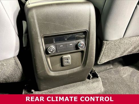 Used 2023 Buick Enclave Essence FWD image 10