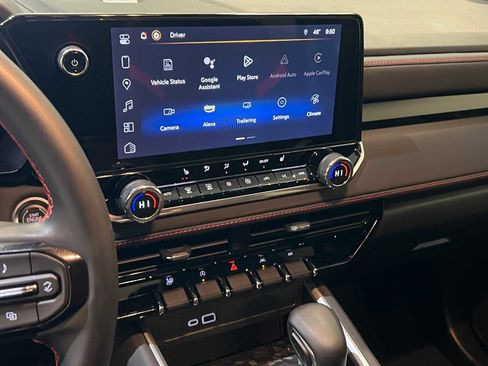 Used 2024 Chevrolet Colorado Z71 w/ Z71 Convenience Package 2 image 24