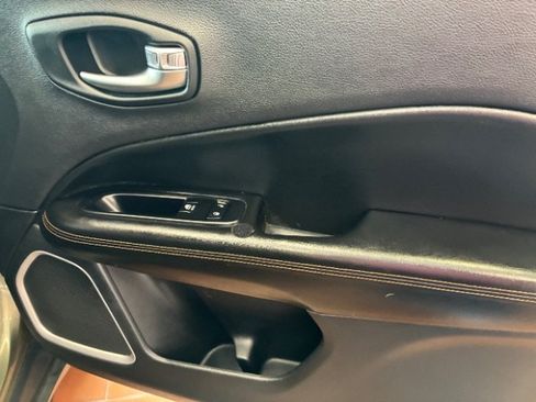 Used 2019 Jeep Compass Limited AWD/4WD image 33