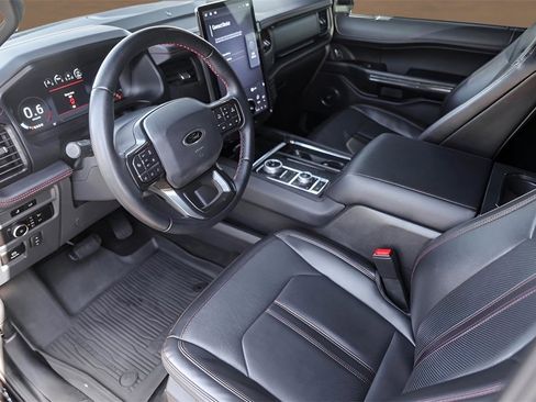 Used 2022 Ford Expedition Limited image 10