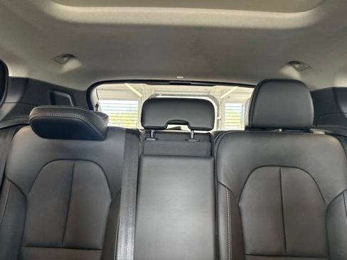 Used 2025 Volvo XC40 B5 Plus AWD/4WD image 37