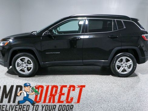 Used 2024 Jeep Compass Latitude AWD/4WD image 10