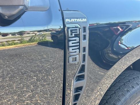 Used 2025 Ford F250 Platinum AWD/4WD image 11