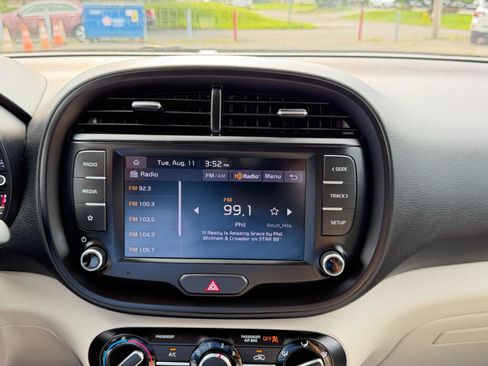 Used 2022 Kia Soul LX w/ Technology Package FWD image 57