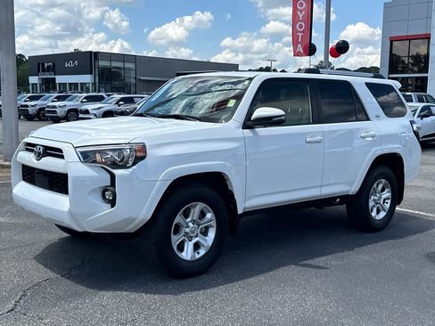 Used 2023 Toyota 4Runner SR5 Premium w/ Moonroof Package RWD image 7