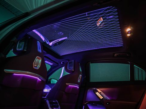 Used 2025 BMW 760i xDrive w/ Executive Package AWD/4WD image 20