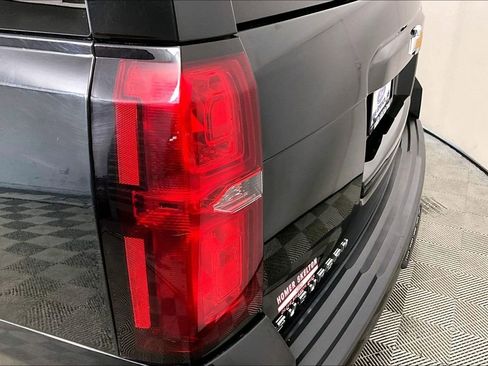 Used 2016 Chevrolet Suburban LT image 30