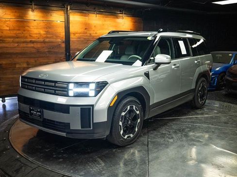 Used 2025 Hyundai Santa Fe SEL AWD/4WD image 2