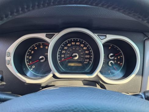 Used 2005 Toyota 4Runner Limited image 26