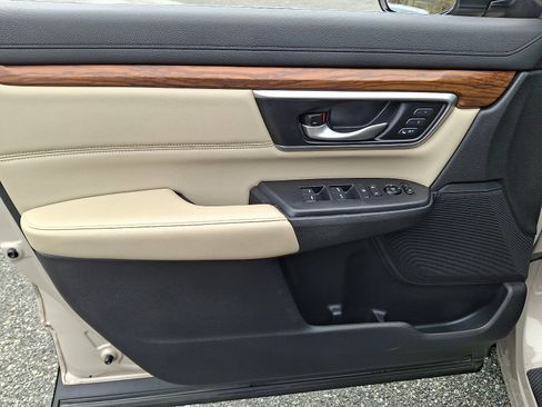 Used 2019 Honda CR-V Touring image 10