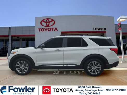 Used 2020 Ford Explorer XLT w/ Equipment Group 202A RWD image 4