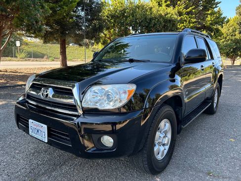 Used 2006 Toyota 4Runner SR5 RWD image 2