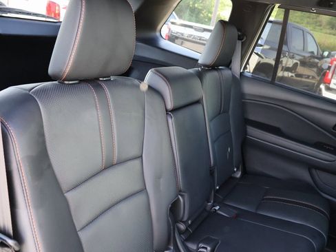 Used 2023 Honda Passport TrailSport image 12