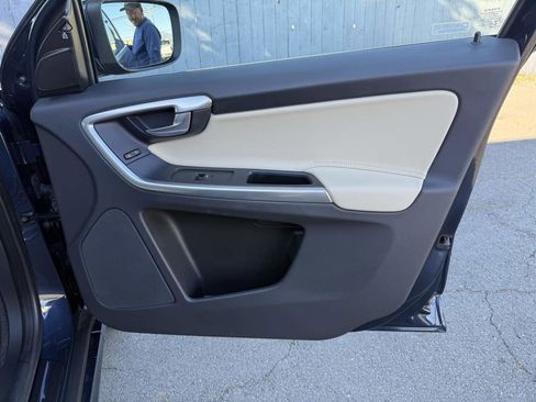 Used 2015 Volvo XC60 T6 Platinum image 30