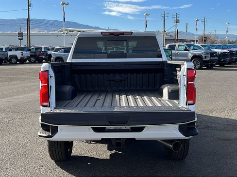 New 2026 Chevrolet Silverado 2500 High Country w/ High Country Premium Package AWD/4WD image 7