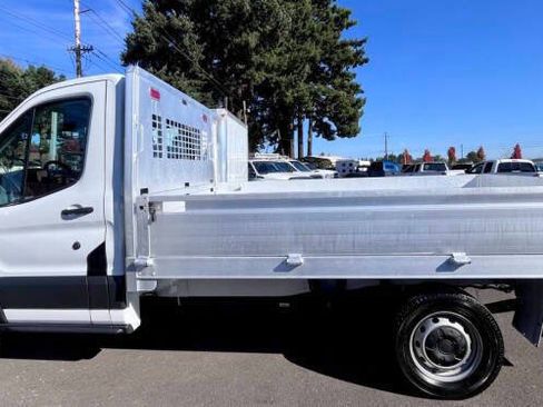 Used 2018 Ford Transit 250 138 RWD image 5