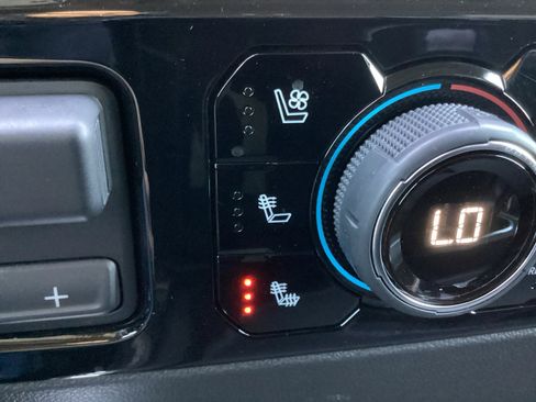 Used 2024 Chevrolet Silverado 2500 LTZ w/ LTZ Premium Package image 6