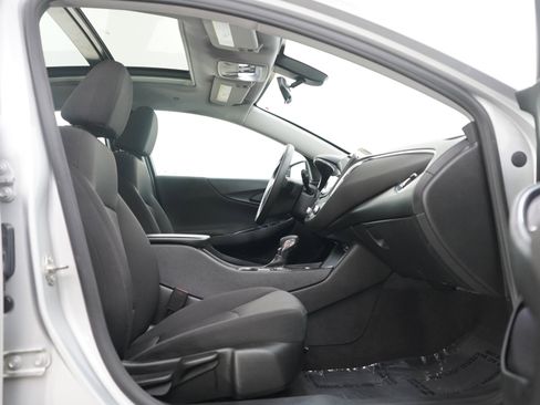 Used 2021 Chevrolet Malibu LT FWD image 11